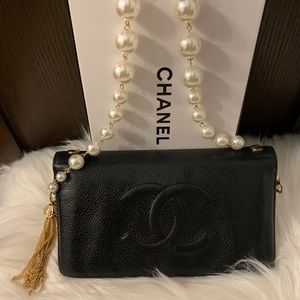 Authentic black leather Chanel wallet/clutch
